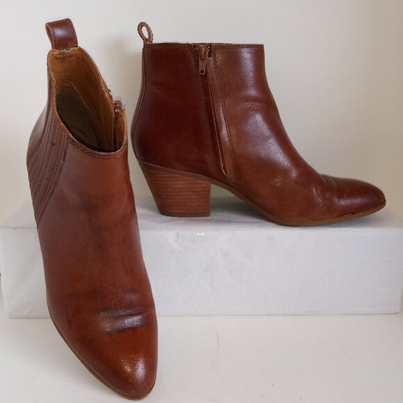 FRYE AND CO. Brown Ankle Boots - Picture 1 of 13